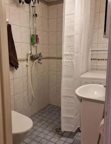 アパート Viihtyisae Kaksio Ydinkeskustassa Maantasossa Oulainen